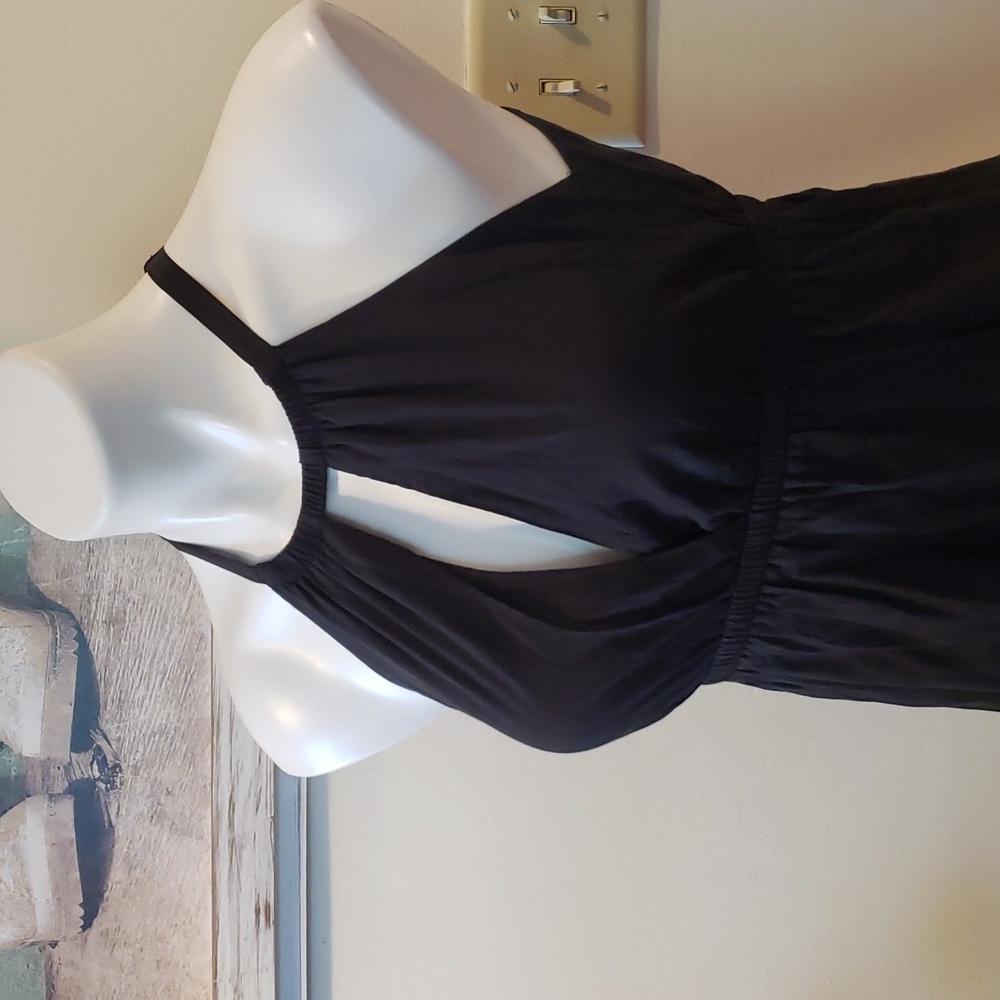 Guess Tank - Picture 3 of 9